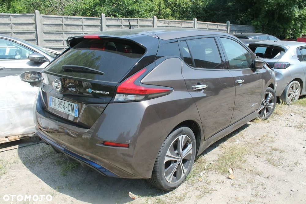 Nissan Leaf - 1