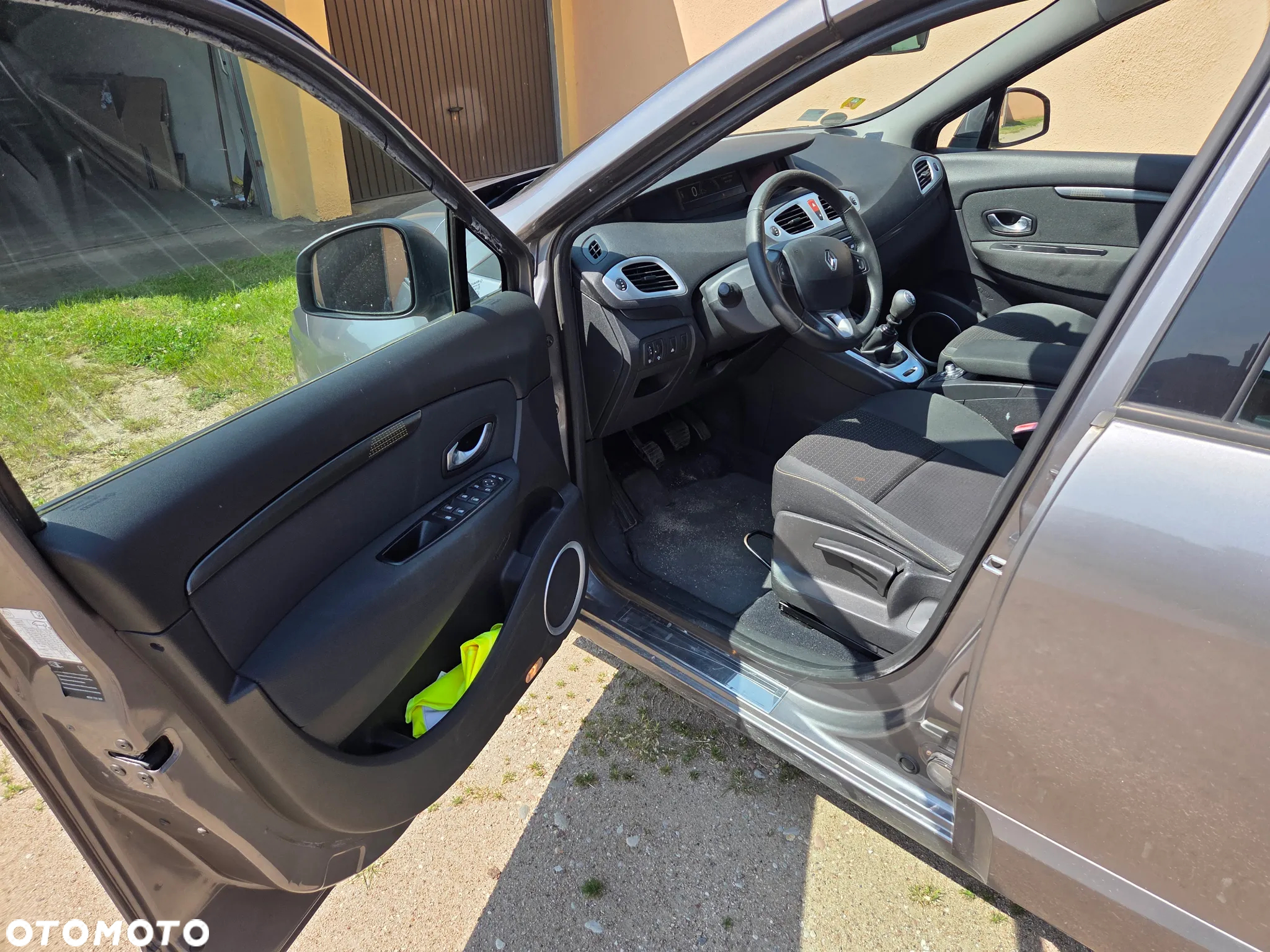 Renault Scenic 1.9 dCi Emotion Plus - 8