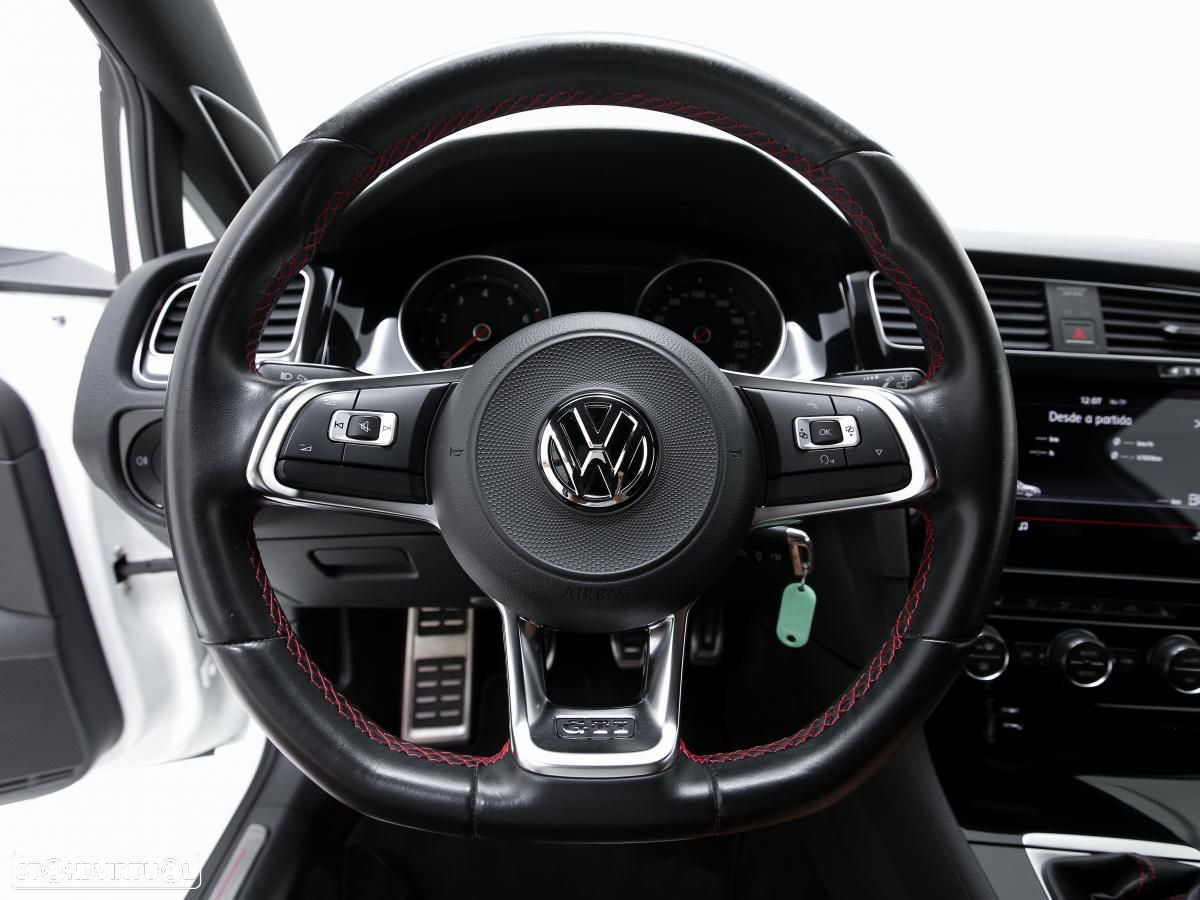 VW Golf 2.0 TSi GTi Performance - 17