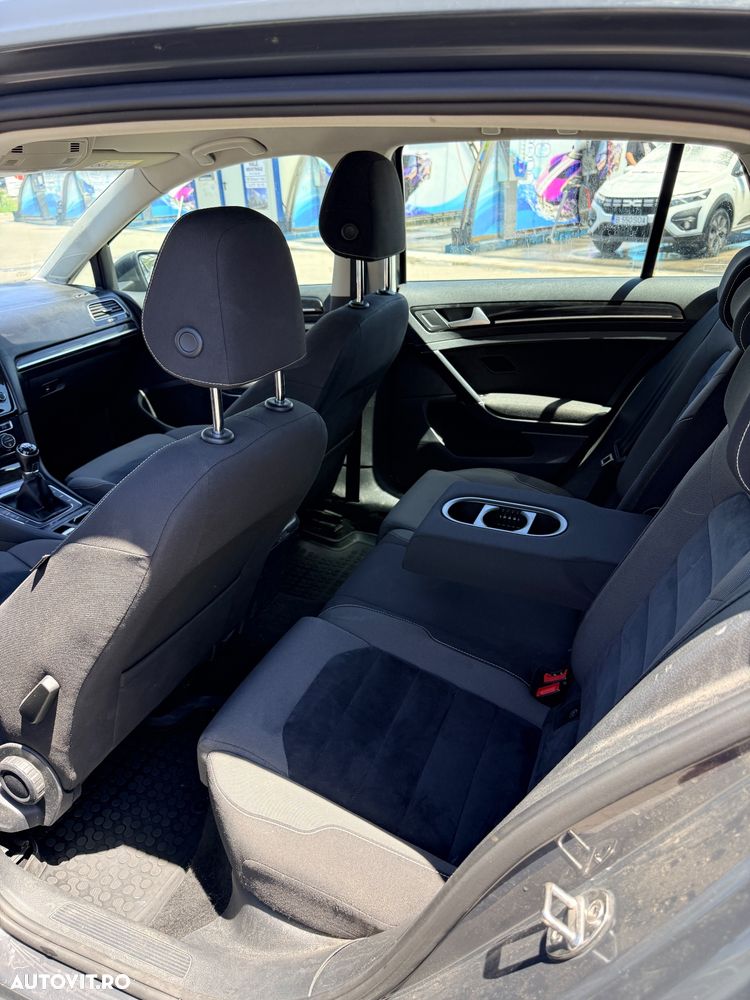Volkswagen Golf 1.6 TDI DPF Trendline - 12