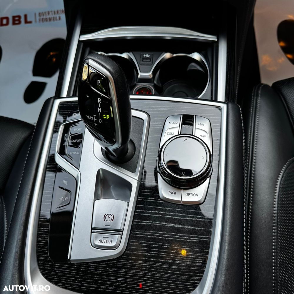 BMW Seria 7 740d xDrive MHEV - 15