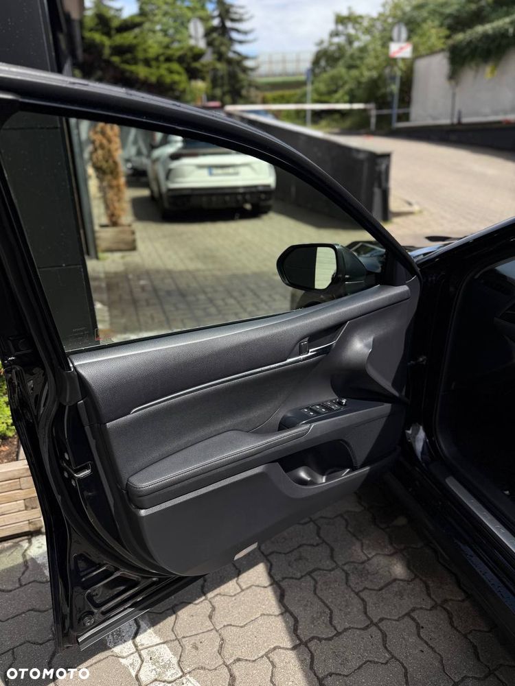 Toyota Camry Executive - 22