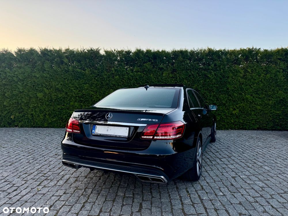 Mercedes-Benz Klasa E 63 AMG S 4-Matic - 5