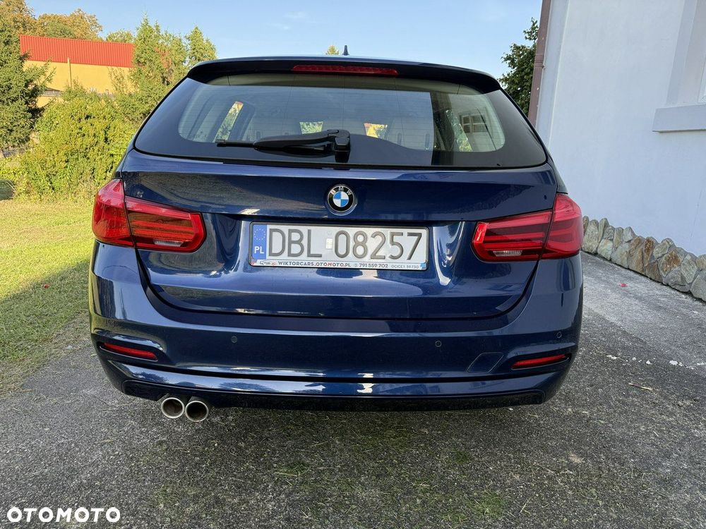 BMW Seria 3 320i Luxury Line - 12
