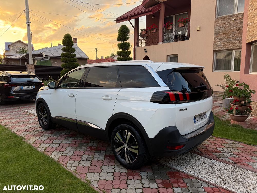 Peugeot 5008 - 10