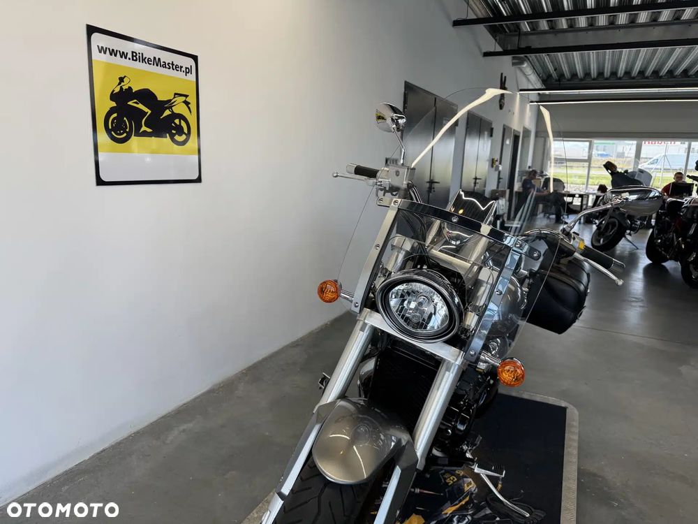 Suzuki Intruder - 33