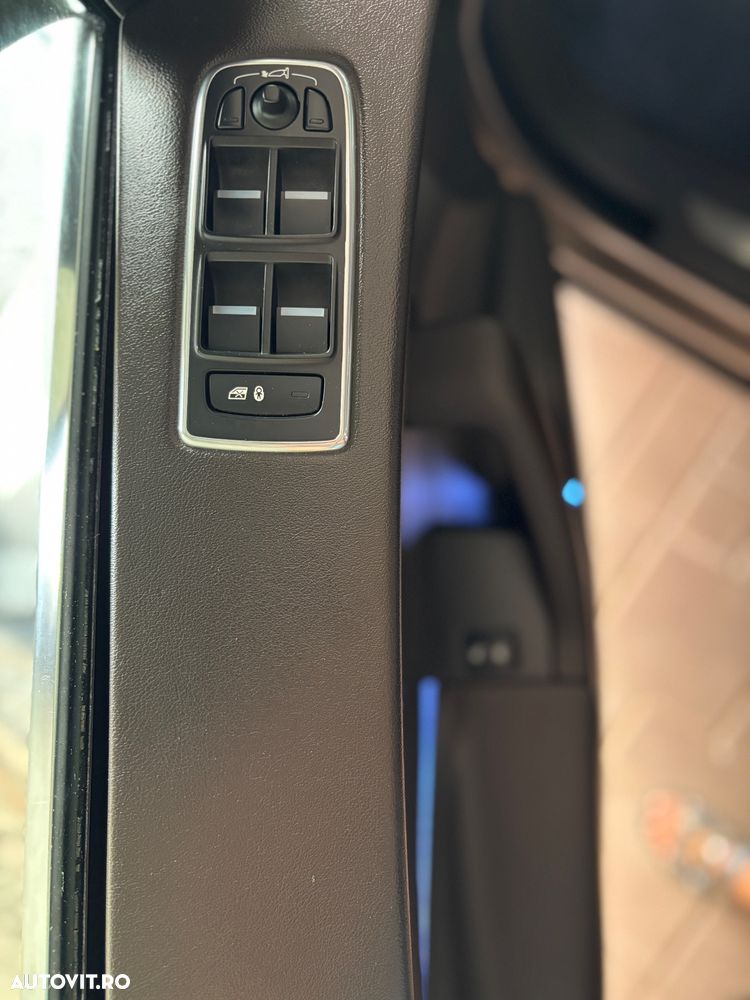Jaguar F-Pace 20d AWD Portfolio - 20