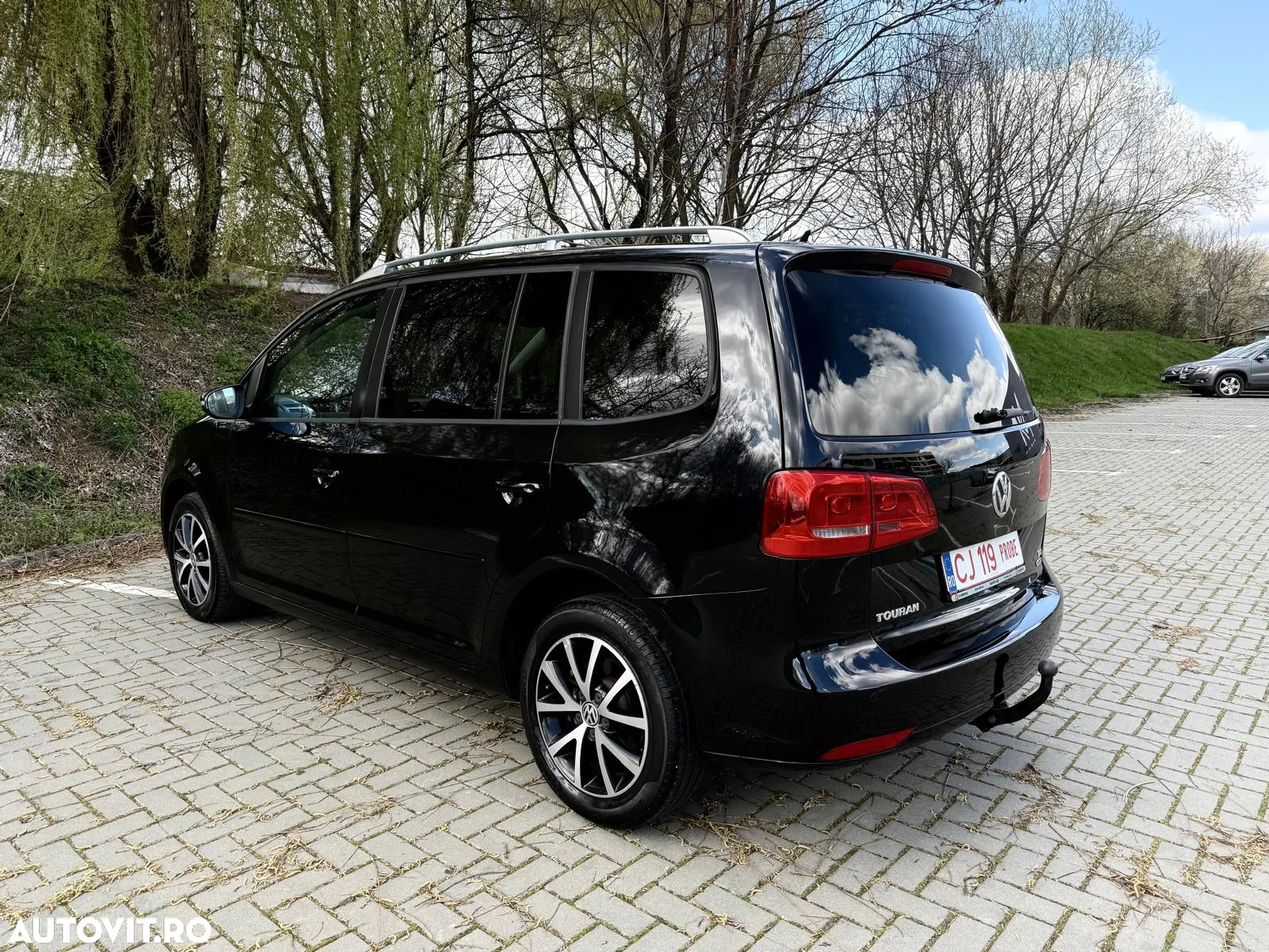 Volkswagen Touran 1.6 TDI BlueMotion Technology Comfortline - 4