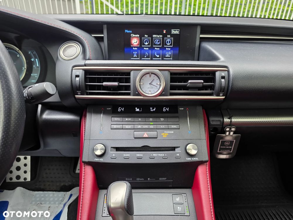 Lexus RC - 11