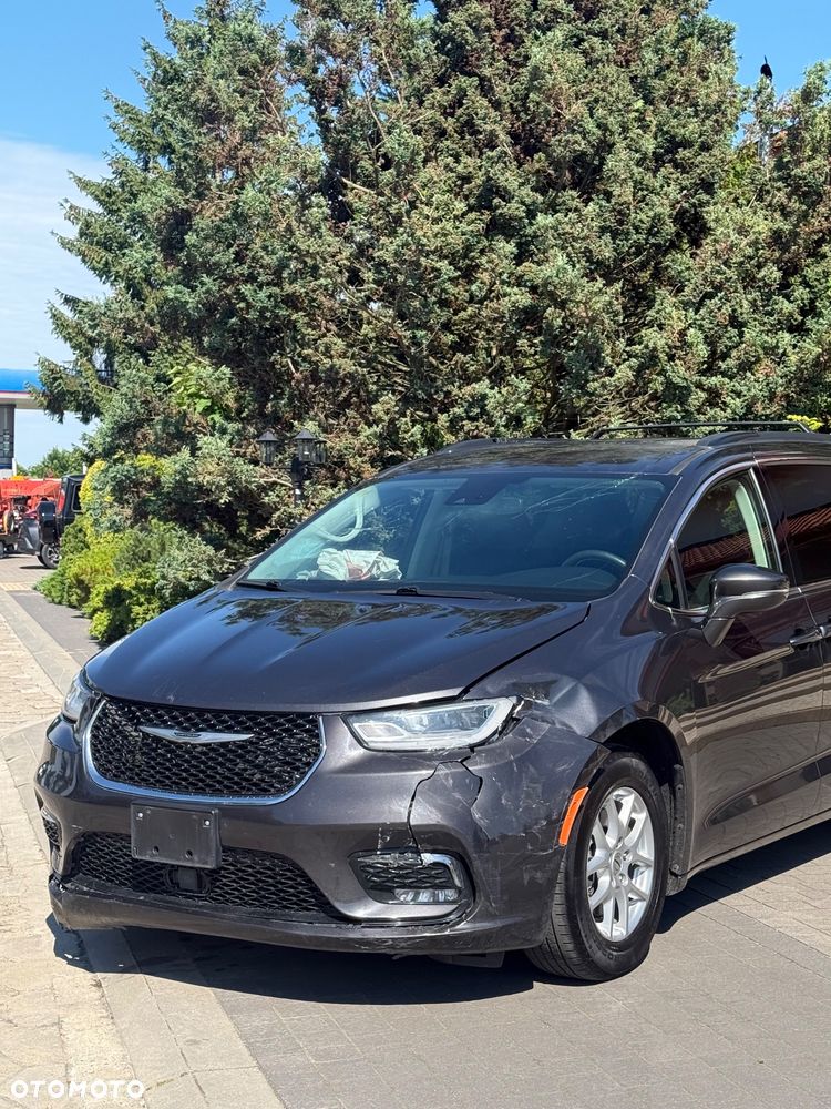 Chrysler Pacifica - 2