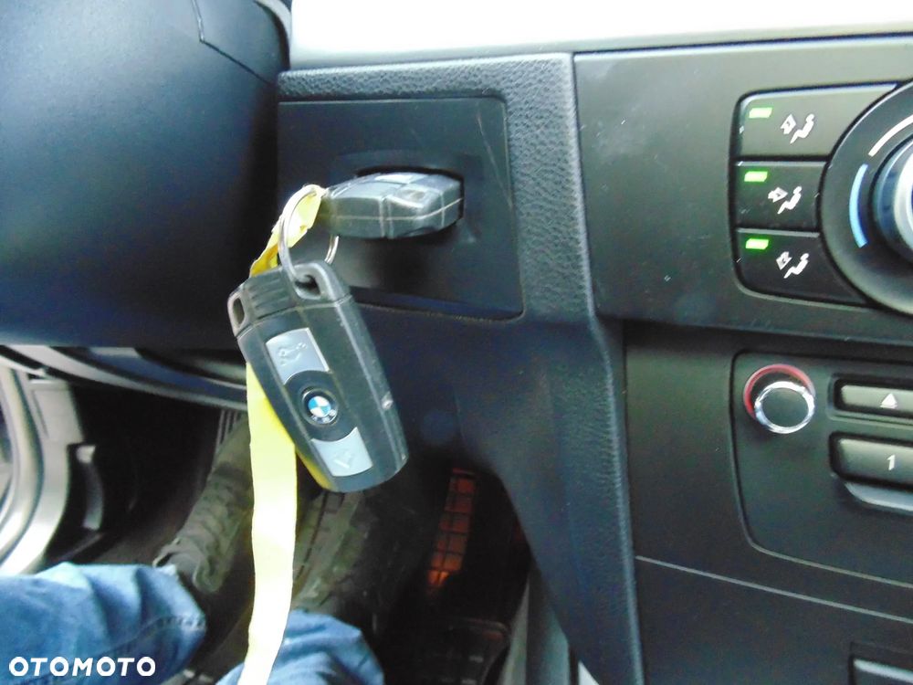 BMW Seria 3 318i Edition Sport - 21