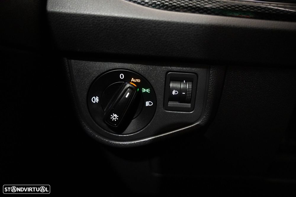 Volkswagen Taigo 1.0 TSI Life DSG — fotografia 13