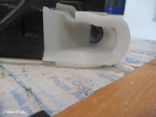 Fecho 813101J020LL02 HYUNDAI  I20 FASE 2 2013 1.1CRDI 75CV 5P BRANCO FE 4 PINOS - 4