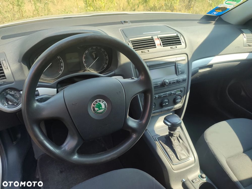 Skoda Octavia 1.6 Automatik Ambiente - 10
