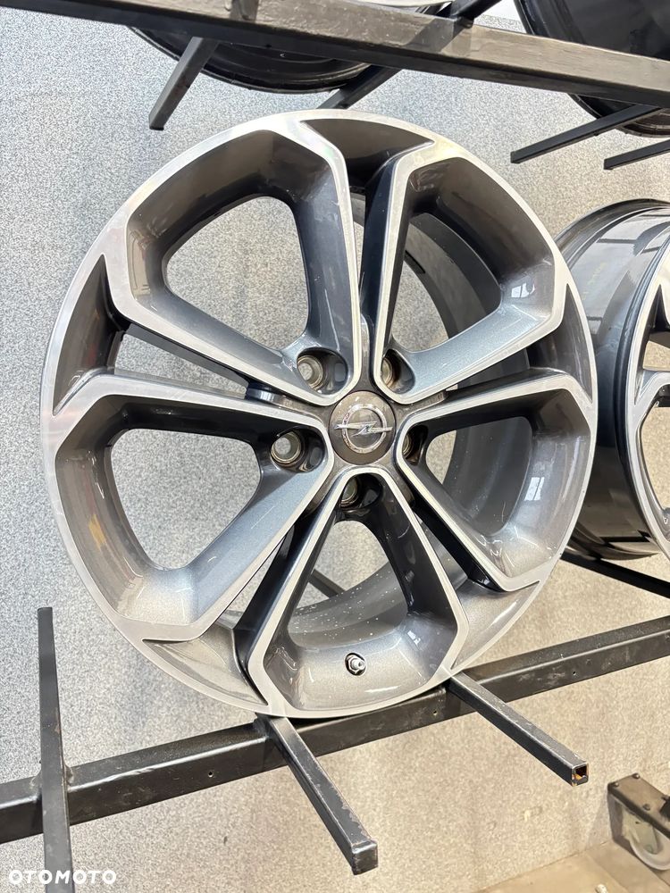 4 Felgi Alu. Opel Corsa D,E, Adam, Meriva B, Vectra C, 17" +TPMS - 21