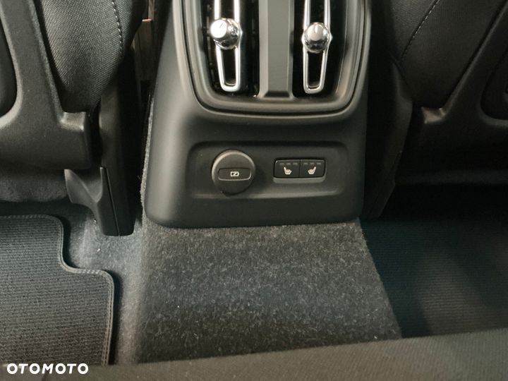 Volvo XC 40 T5 Recharge DKG Plus Dark - 19