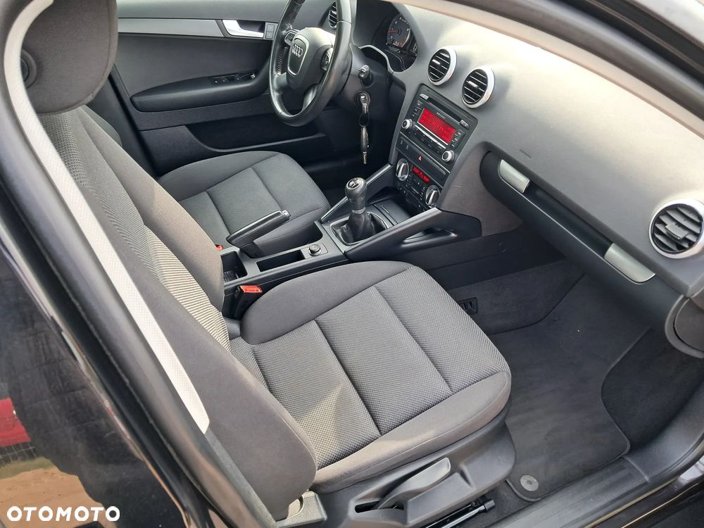 Audi A3 Sportback 1.4 TFSI S line Sportpaket - 19