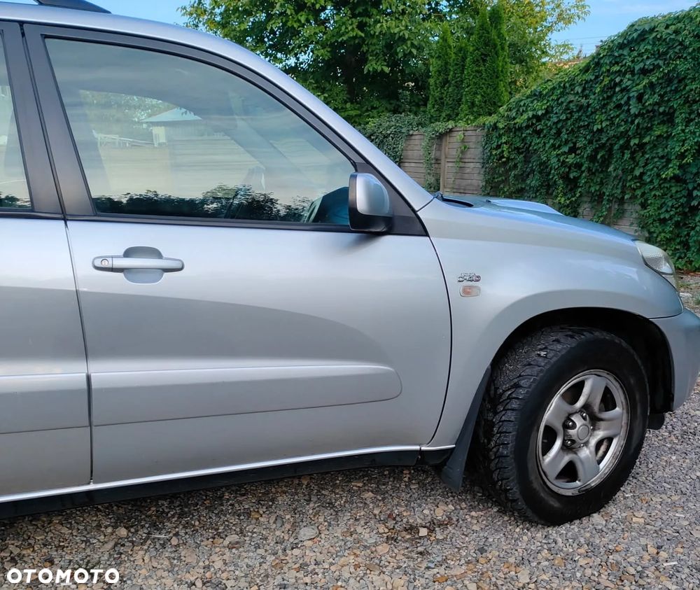 Toyota RAV4 2.0 D-4D 4x4 - 5