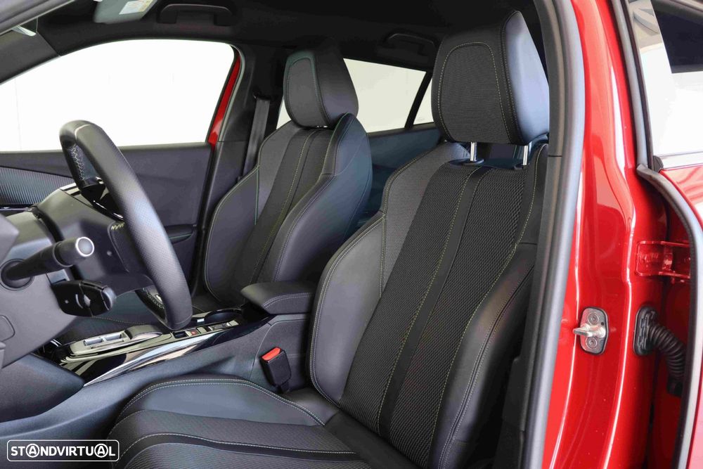 Peugeot e-2008 50 kWh GT - 15