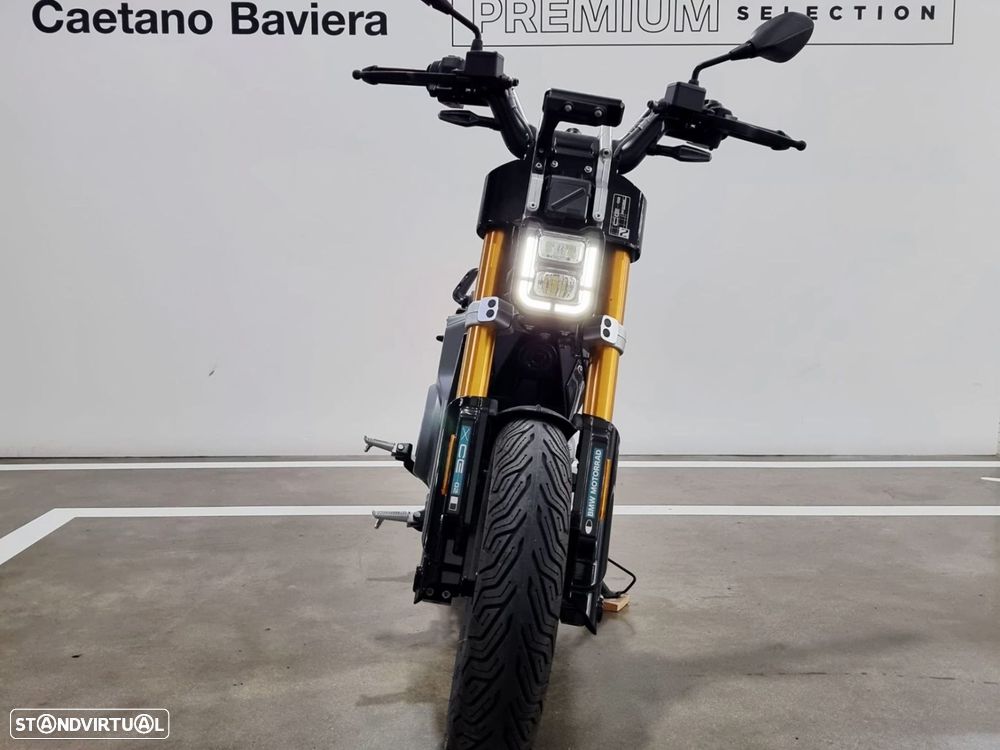 BMW CE 02 Cosmicblack - 3