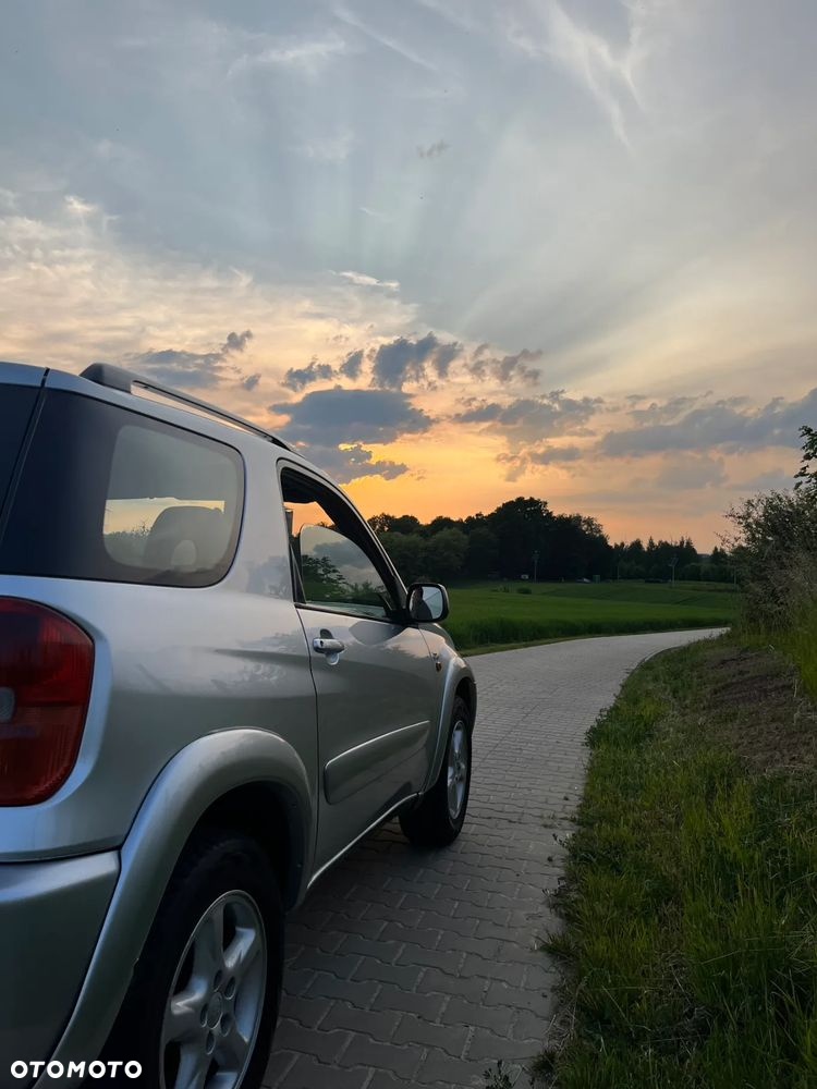 Toyota RAV4 - 3