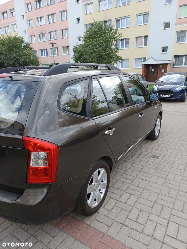 Kia Carens - 7