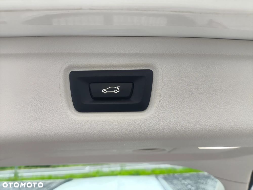 BMW Seria 3 318i - 22