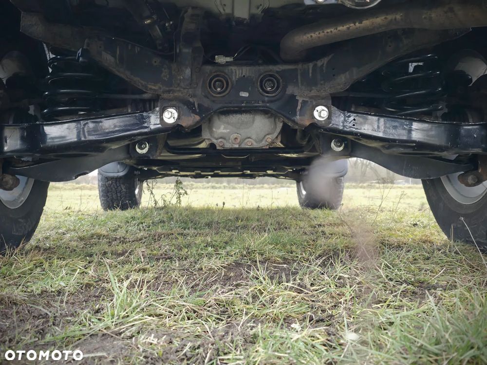 Nissan Pathfinder - 12