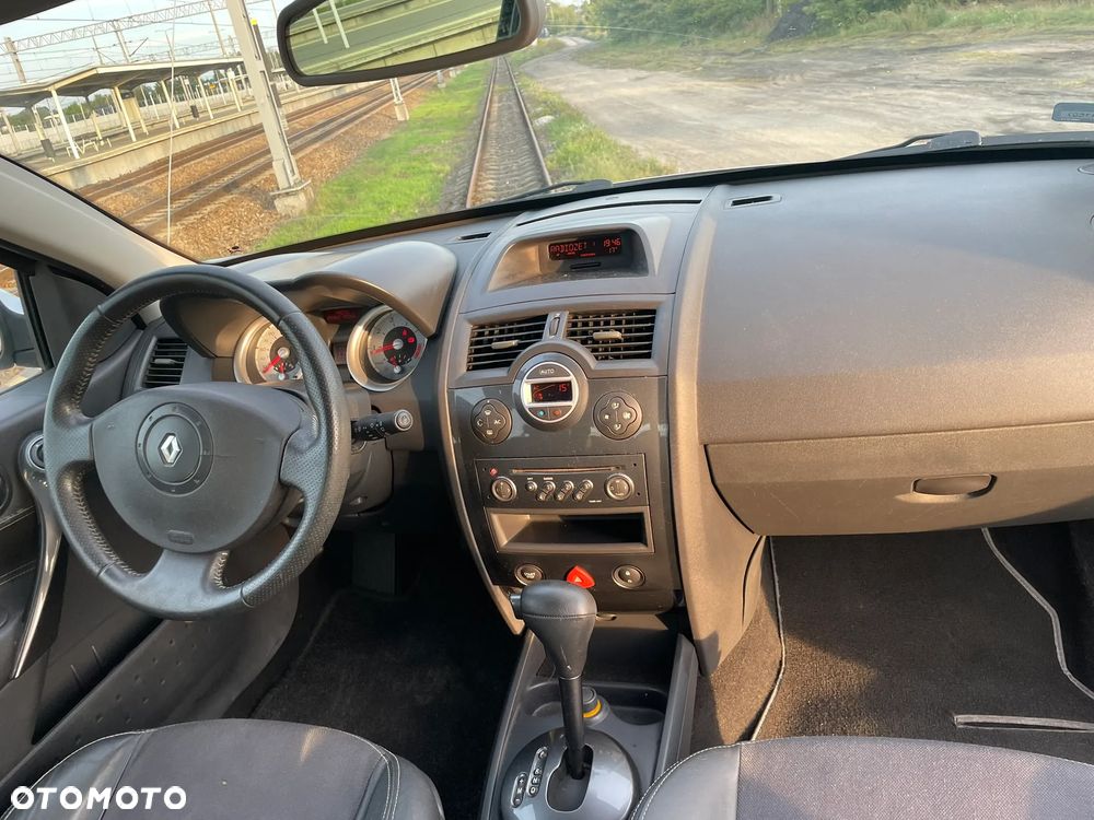 Renault Megane 2.0 16V Dynamique - 9