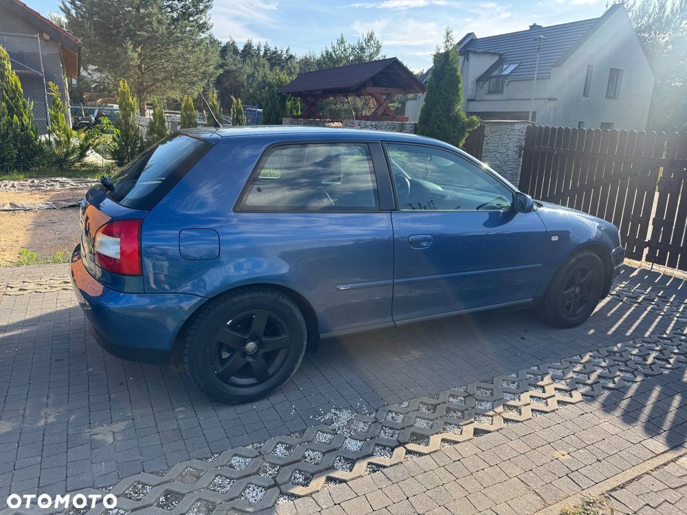 Audi A3 3-drzwiowe 1.8 Ambition - 3