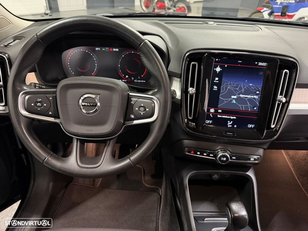 Volvo XC 40 2.0 D3 - 16