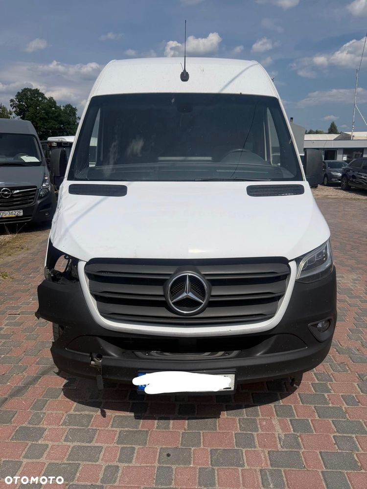 Mercedes-Benz Sprinter - 11