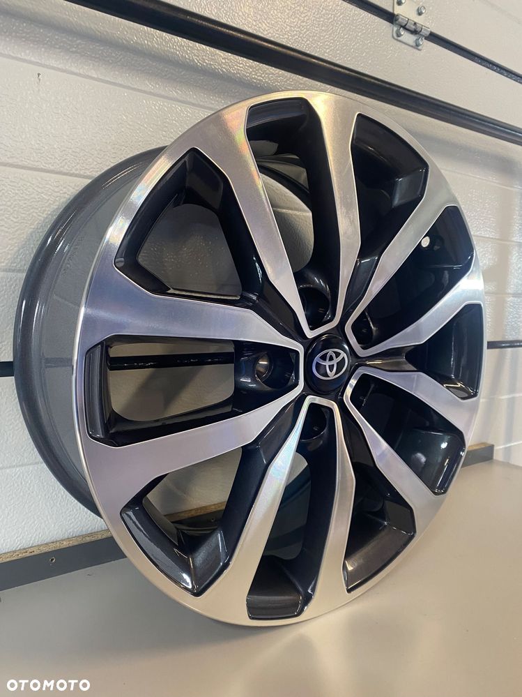 Felgi 17 5x114,3 Toyota Auris Avensis Camry C-HR Corolla RAV4 - 2
