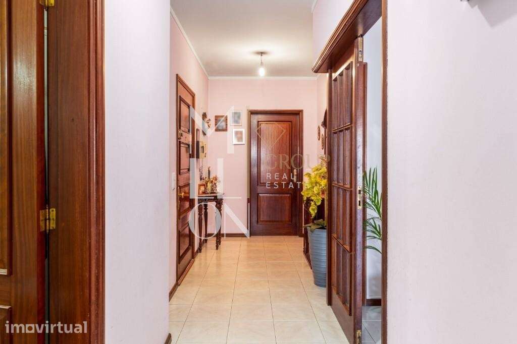 APARTAMENTO T3 COM 120M2 EM GRIJÓ - Grande imagem: 2/23