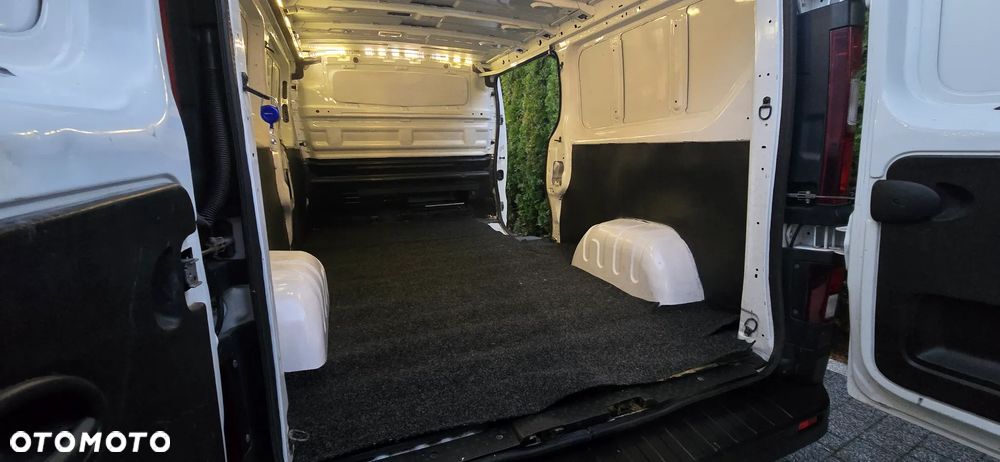 Opel Vivaro - 30