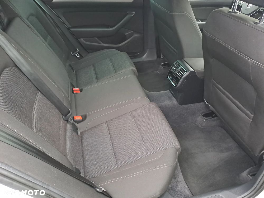 Volkswagen Passat Variant 2.0 TDI DSG (BlueMotion Technology) Comfortline - 21