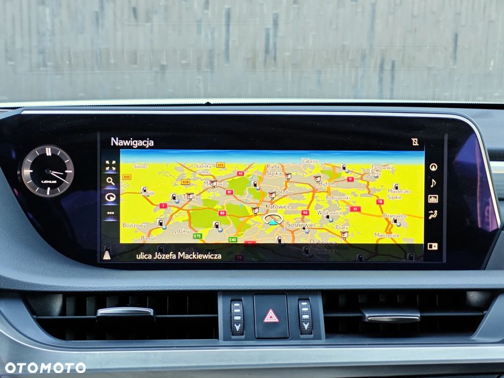 Lexus ES 300h F Sport Edition - 17