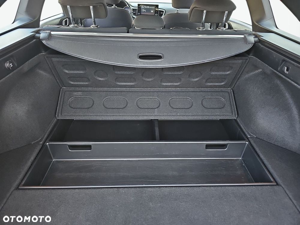 Kia Ceed 1.5 T-GDI M - 26