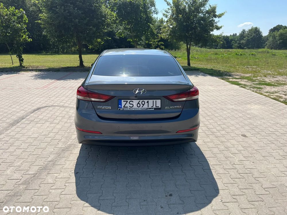 Hyundai Elantra 1.6 Style - 6
