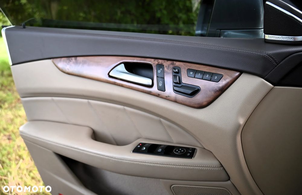 Mercedes-Benz CLS - 27