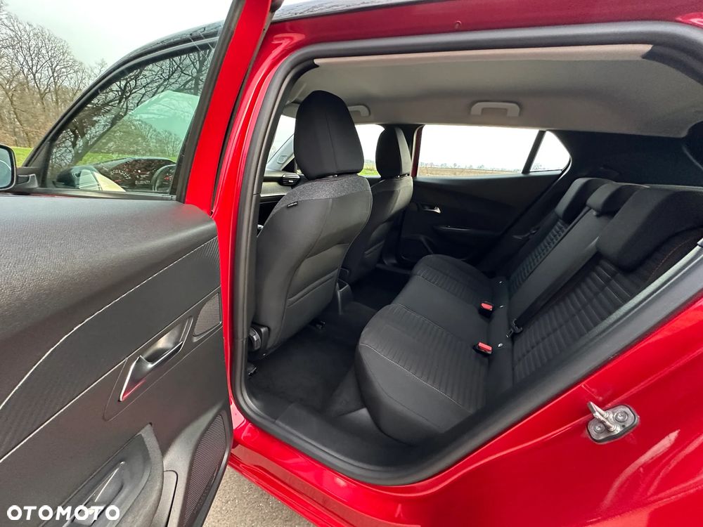 Peugeot 2008 1.2 Pure Tech Allure S&S - 20