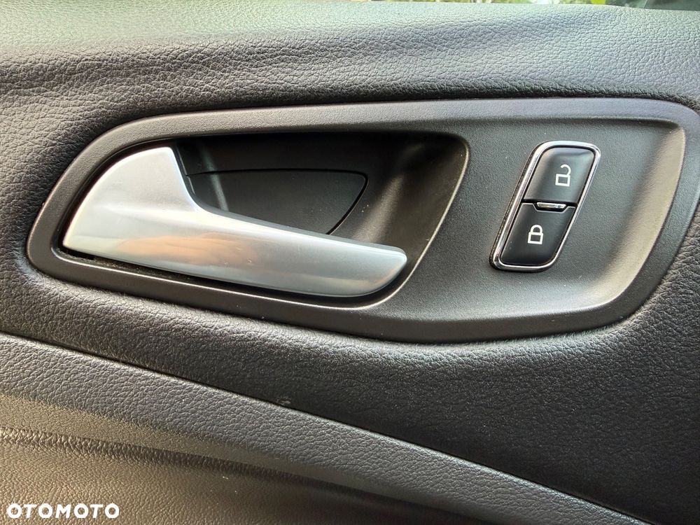 Ford Kuga 1.5 EcoBoost 2x4 Titanium - 13