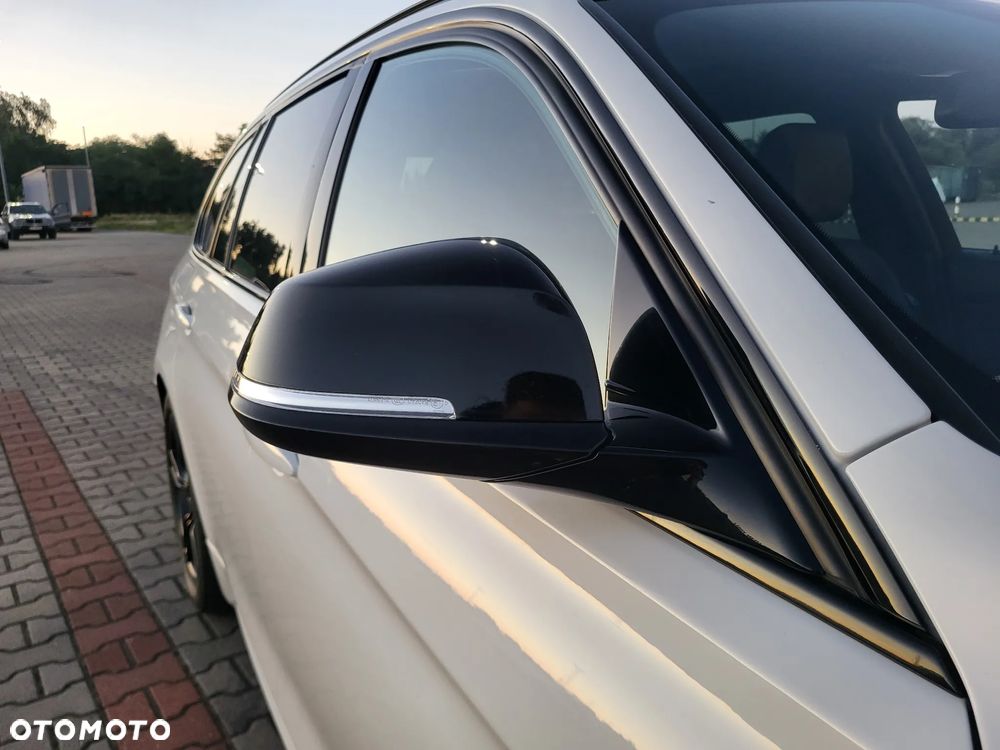 BMW Seria 3 318d M Sport EU6 - 12
