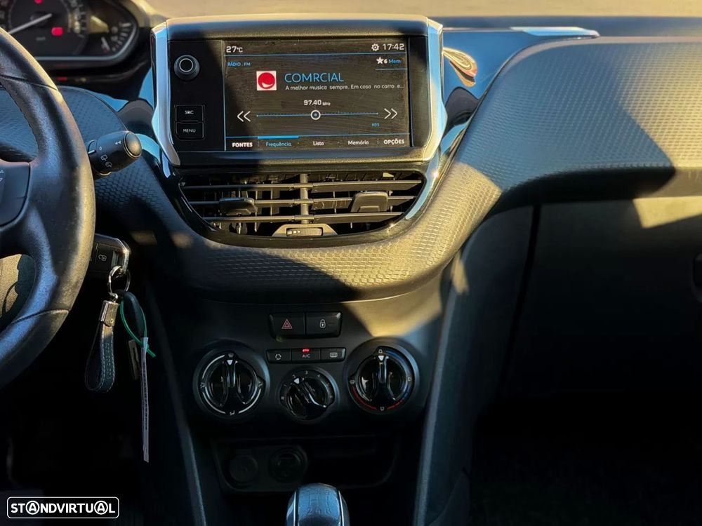 Peugeot 208 1.2 PureTech Style - 10