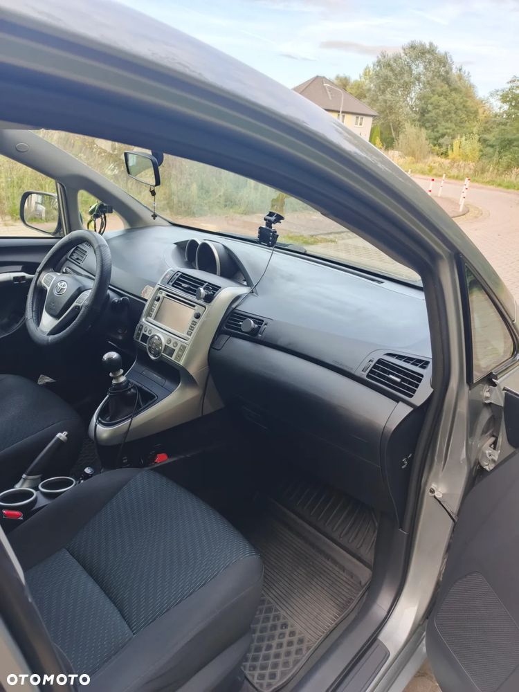 Toyota Verso 1.8 Prestige - 11