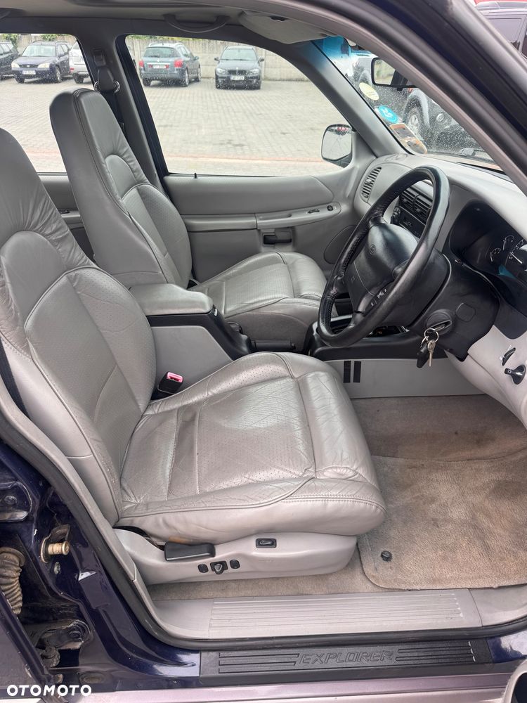 Ford Explorer 4.0 - 9