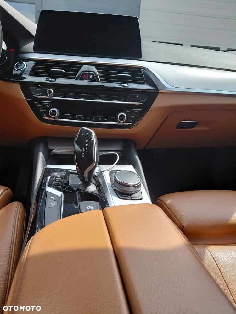 BMW Seria 5 520d Luxury Line sport - 6