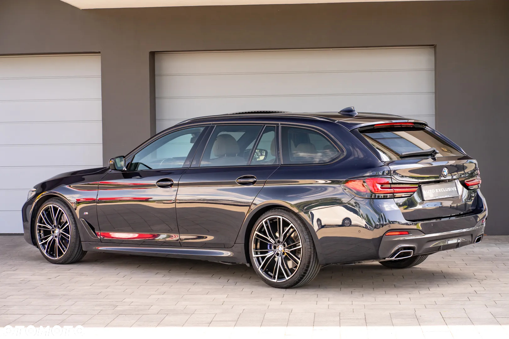 BMW Seria 5 530d xDrive Touring M Sport Edition - 23