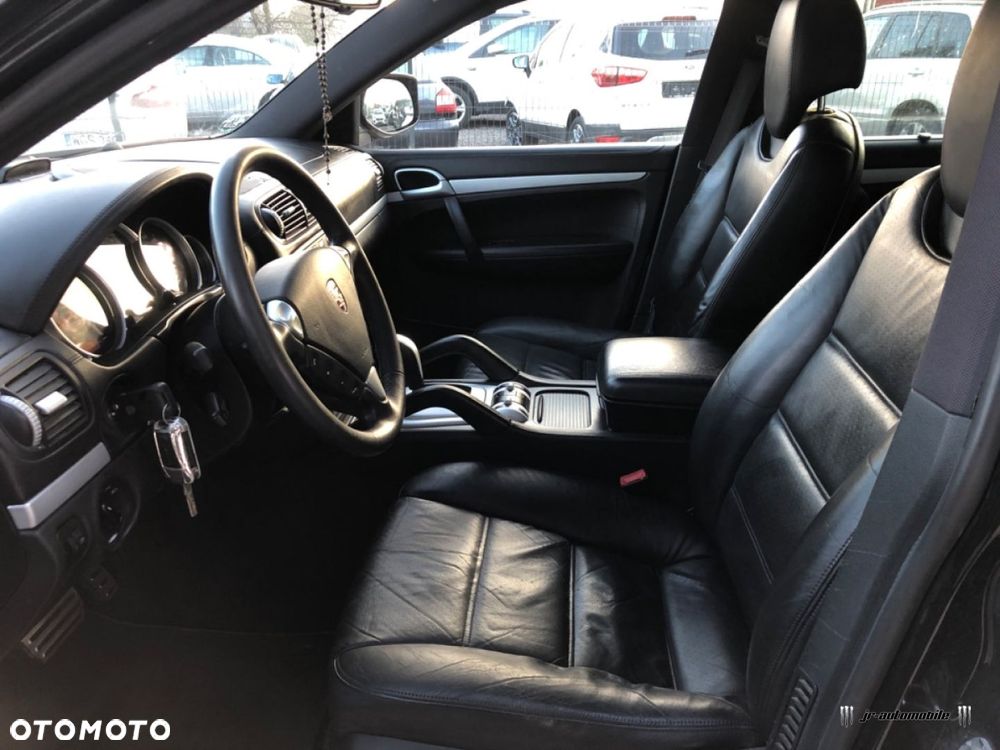 Porsche Cayenne - 16