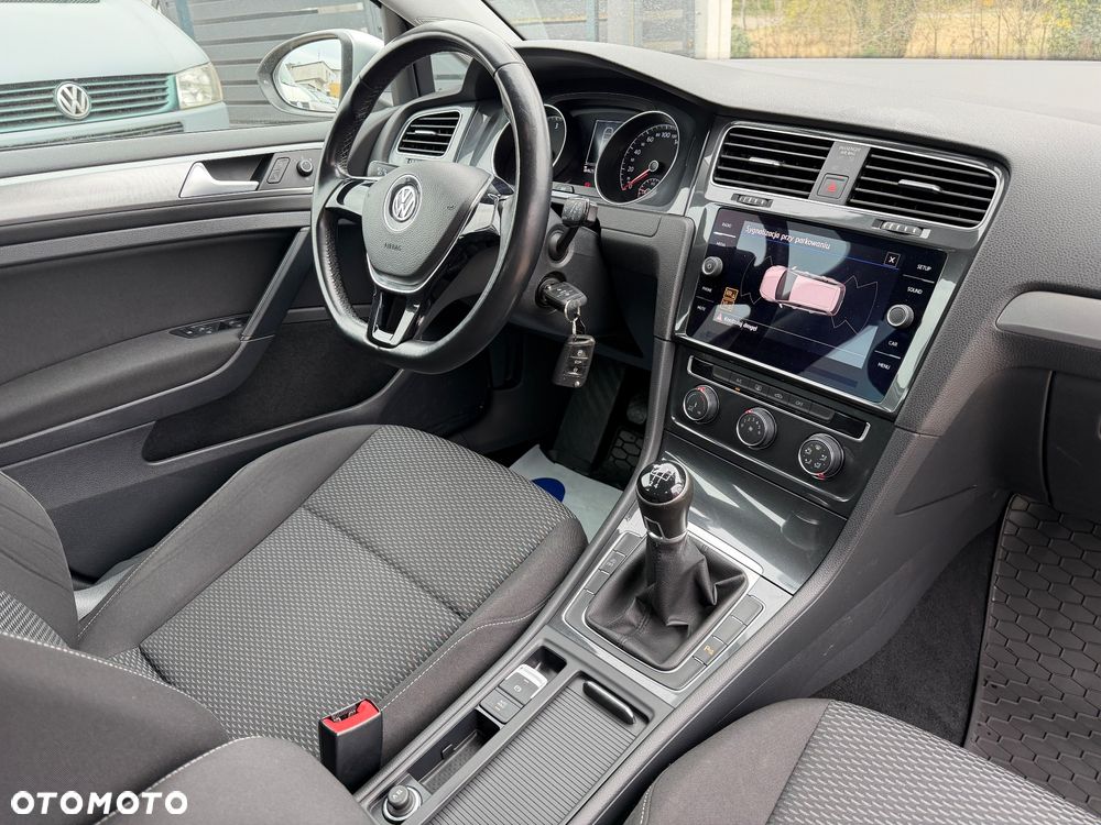 Volkswagen Golf 1.6 TDI BMT Comfortline - 24